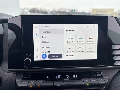 Used 2025 Toyota Camry SE image 19