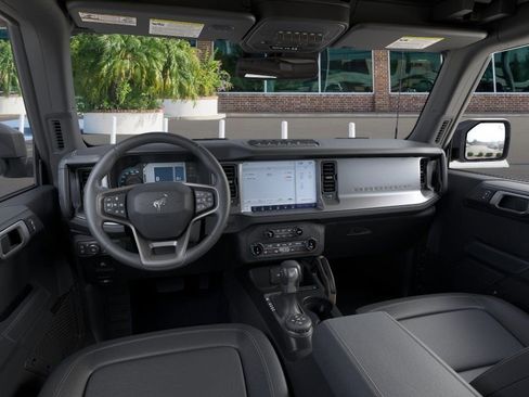 New 2025 Ford Bronco Badlands image 9