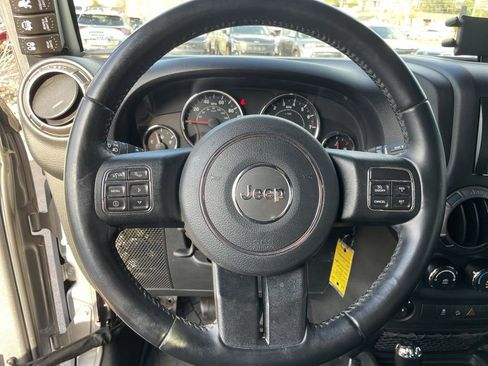 Used 2018 Jeep Wrangler Unlimited Sport S image 13