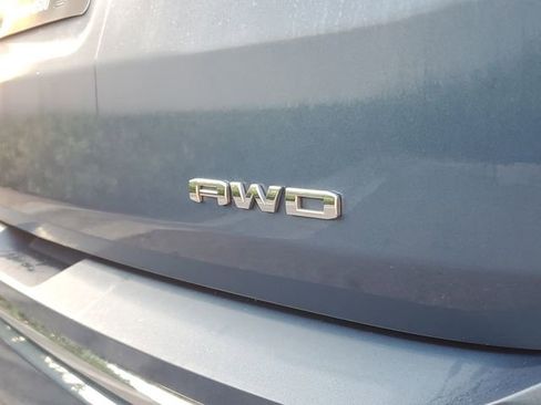 Used 2024 GMC Terrain Denali w/ Denali Premium Package AWD/4WD image 9