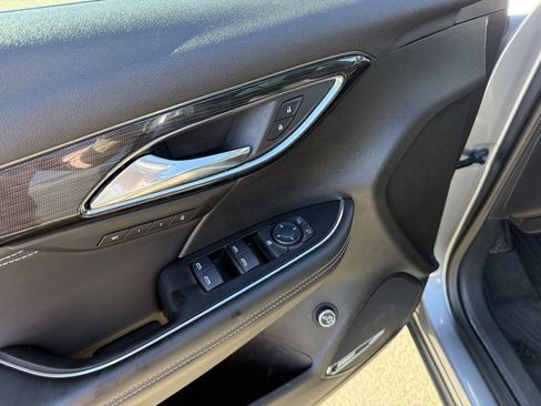 Used 2022 Buick Envision Essence w/ Technology Package II image 14