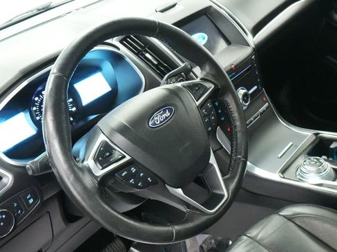 Used 2019 Ford Edge Titanium w/ Cold Weather Package AWD/4WD image 14