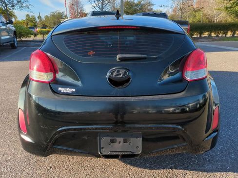 Used 2013 Hyundai Veloster w/ Style Pkg image 5