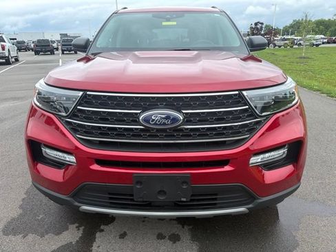 Certified 2023 Ford Explorer XLT w/ Equipment Group 202A AWD/4WD image 3
