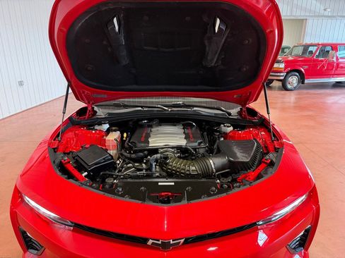 Used 2016 Chevrolet Camaro SS RWD image 33