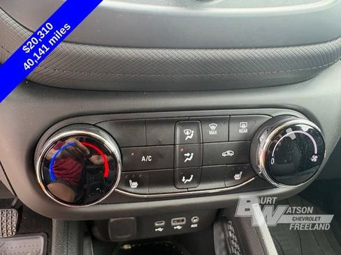 Used 2022 Chevrolet TrailBlazer LT w/ LPO, Blackout Package AWD/4WD image 12