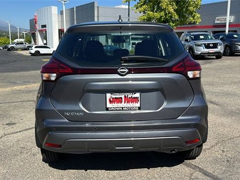 New 2025 Nissan Kicks Play S image 5