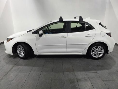 Used 2022 Toyota Corolla SE image 2