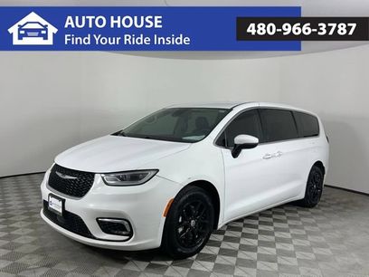Used 2023 Chrysler Pacifica Touring-L