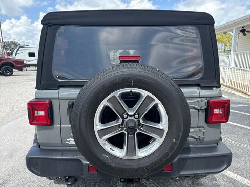 Used 2020 Jeep Wrangler Unlimited Sahara AWD/4WD image 4