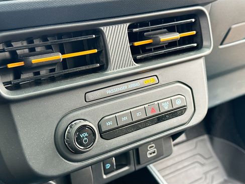 Certified 2025 Ford Maverick Tremor image 12