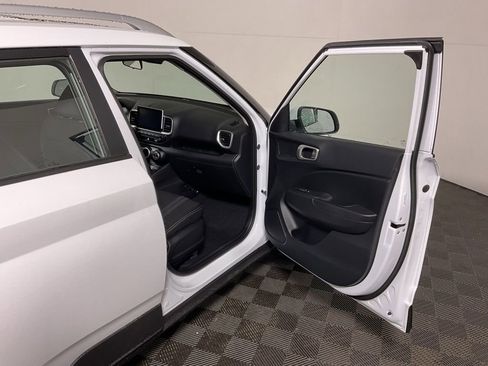 New 2026 Hyundai Venue SEL image 36