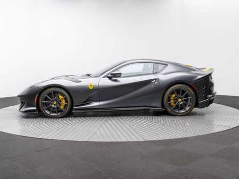 Used 2023 Ferrari 812 Competizione RWD image 2
