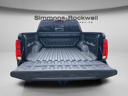 Used 2024 Chevrolet Colorado ZR2 w/ ZR2 Convenience Package III AWD/4WD image 8