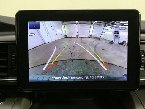 Used 2022 Ford Explorer XLT w/ Equipment Group 202A image 28