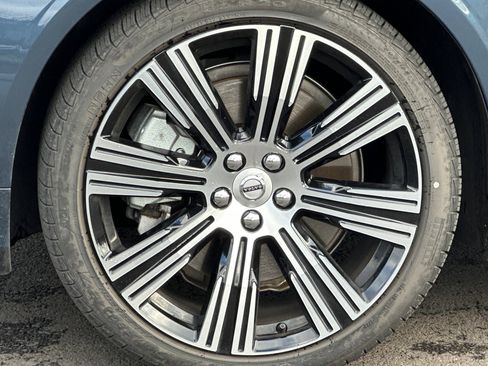 Used 2025 Volvo S90 B6 Plus w/ Protection Package Premier image 32