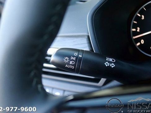 New 2025 Nissan Altima 2.5 SL image 24