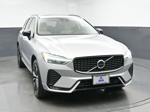 Used 2023 Volvo XC60 B5 Plus w/ Climate Package AWD/4WD image 2