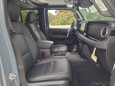 New 2026 Jeep Wrangler Unlimited Sahara AWD/4WD image 24
