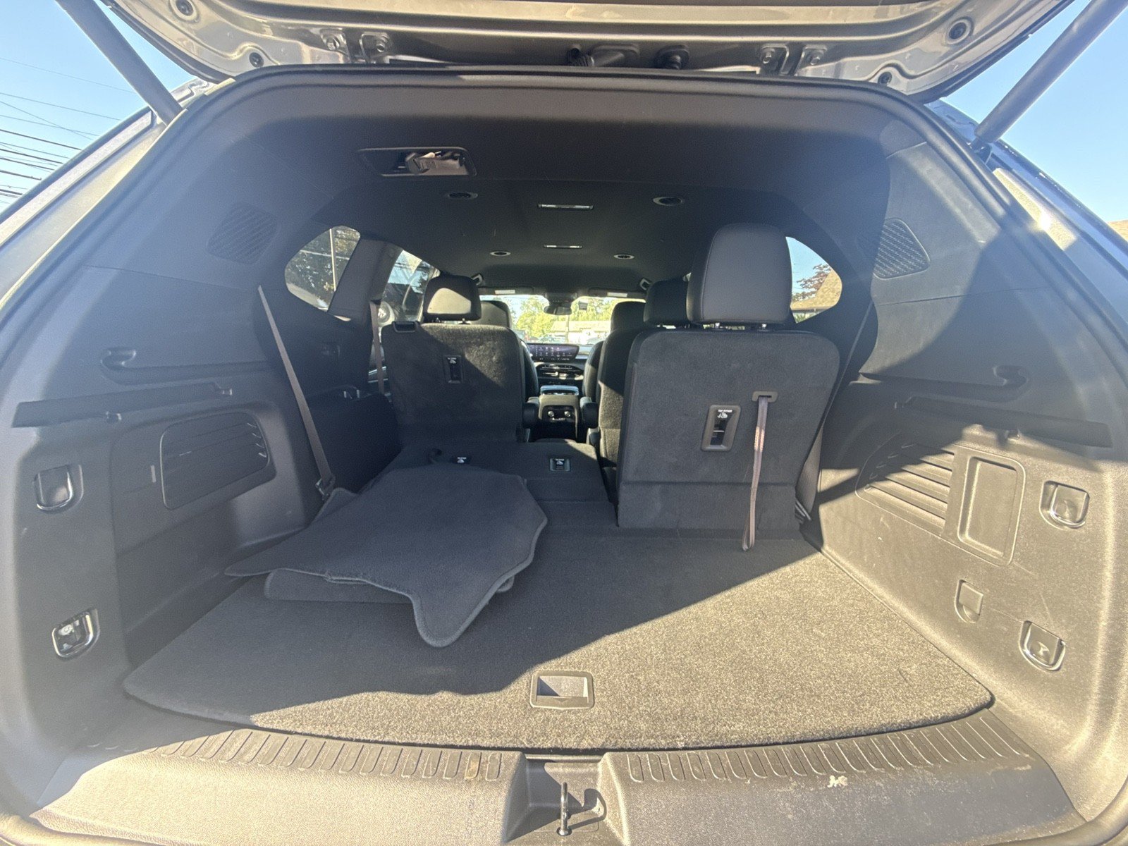 Used 2025 Buick Enclave Preferred FWD image 27