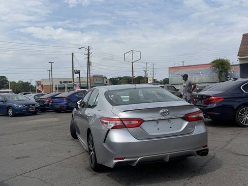 Used 2020 Toyota Camry SE FWD image 13