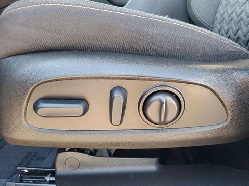 Used 2023 Chevrolet Equinox LT image 16