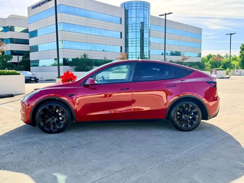 Used 2021 Tesla Model Y Long Range AWD/4WD image 11
