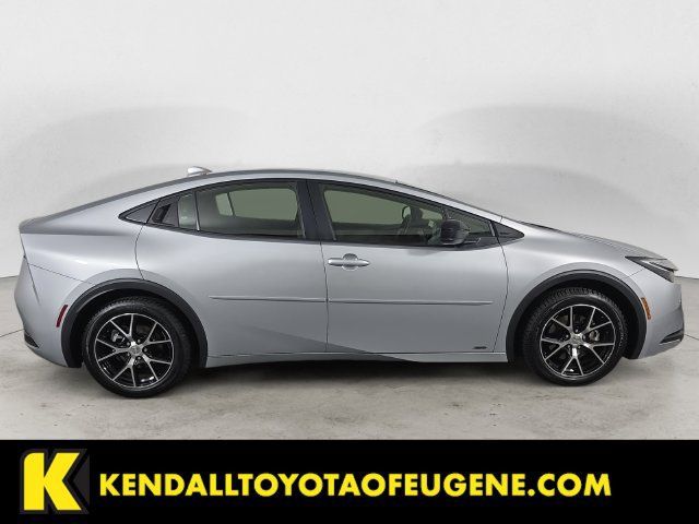 Used 2024 Toyota Prius LE AWD/4WD image 4
