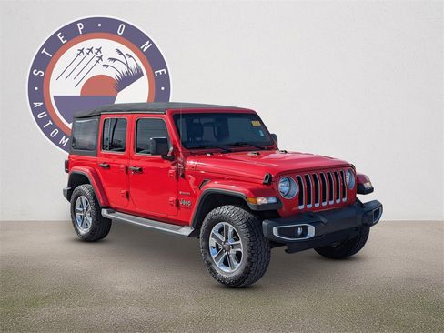 Used 2018 Jeep Wrangler Unlimited Sahara image 2