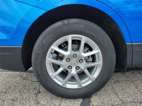 Used 2024 Chevrolet Equinox LT w/ LPO, Floor Liner Package FWD image 7