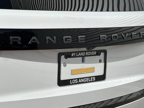 New 2026 Land Rover Range Rover Long Wheelbase SE image 14
