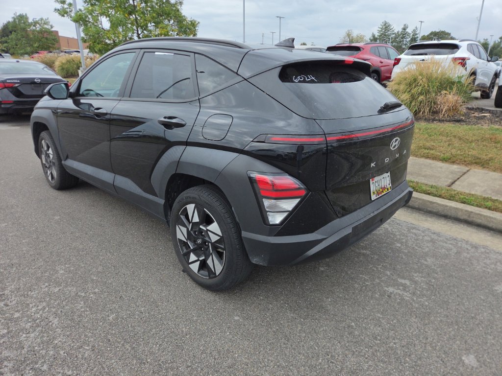 Used 2024 Hyundai Kona SEL AWD/4WD image 4