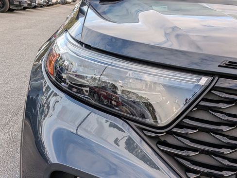 Certified 2024 Ford Explorer ST-Line w/ Class IV Trailer Tow Package image 12