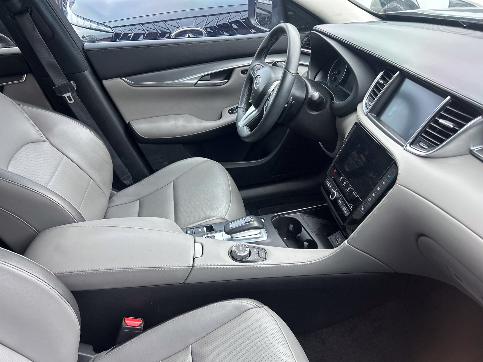 Used 2023 INFINITI QX50 Luxe AWD/4WD image 14