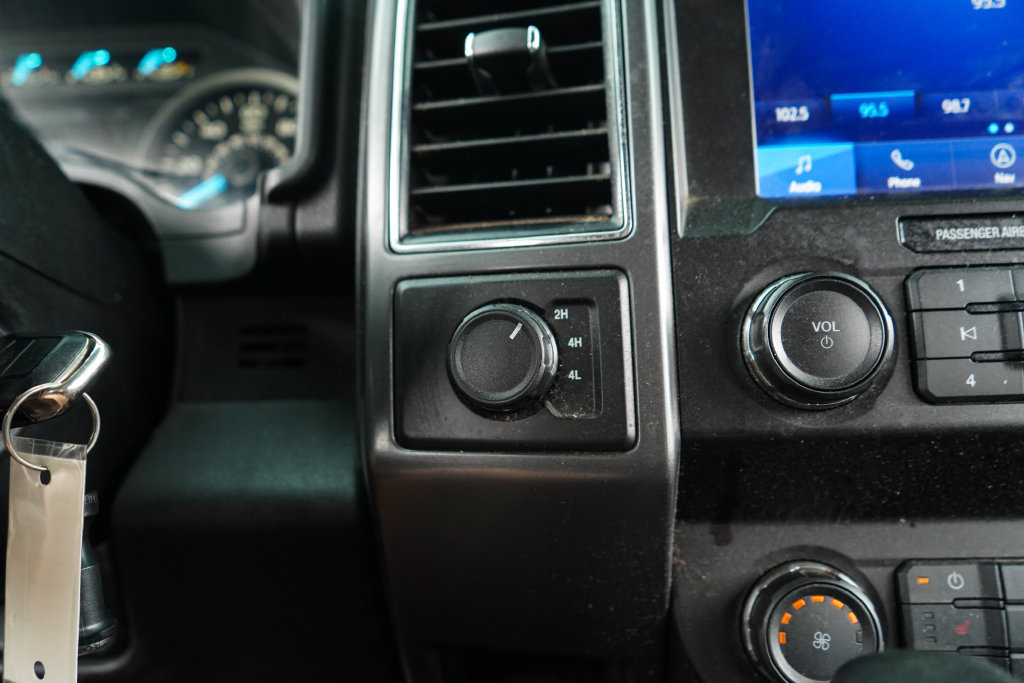 Used 2020 Ford F150 XLT w/ Equipment Group 302A Luxury AWD/4WD image 29