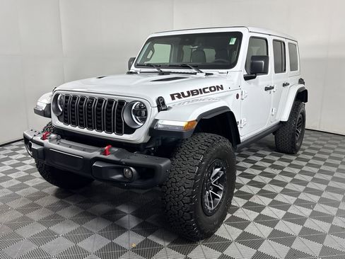 Used 2025 Jeep Wrangler Unlimited Rubicon image 3