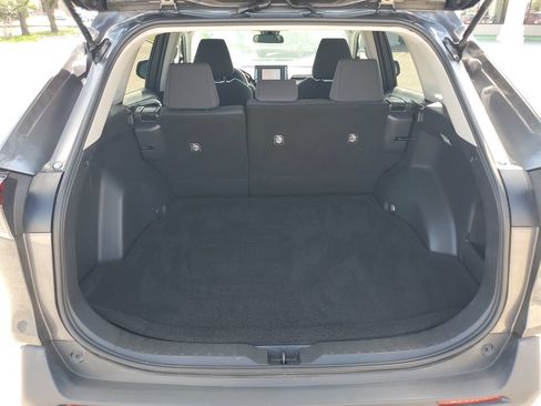 Used 2020 Toyota RAV4 LE FWD image 29