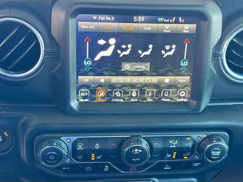 Used 2022 Jeep Wrangler Unlimited Rubicon 4xe w/ Cold Weather Group AWD/4WD image 17