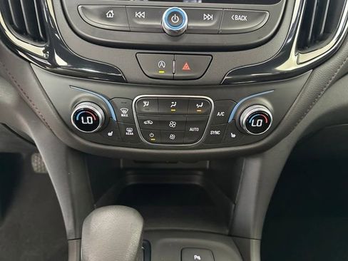 Used 2023 Chevrolet Equinox RS w/ RS Leather Package image 24