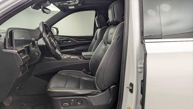 Used 2022 Cadillac Escalade Premium Luxury AWD/4WD image 14