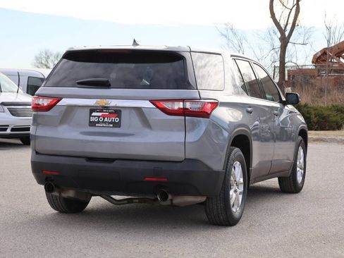 Used 2021 Chevrolet Traverse LS FWD image 9