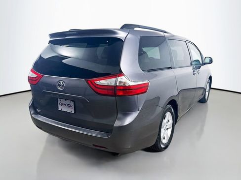 Used 2015 Toyota Sienna LE image 7