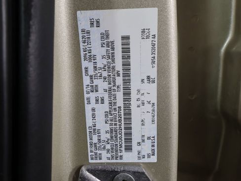 Used 2017 Ford Escape Titanium image 40