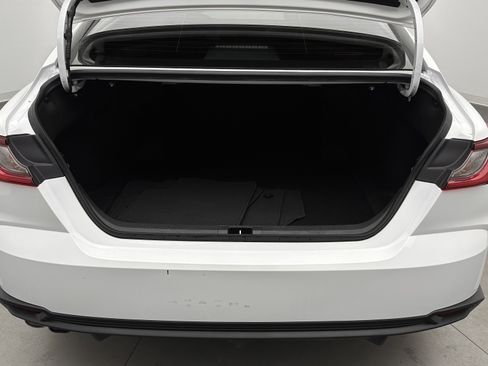 Used 2025 Toyota Camry LE image 29