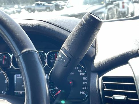 Used 2020 Chevrolet Suburban LT image 30