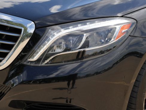 Used 2017 Mercedes-Benz S 550 Sedan image 28