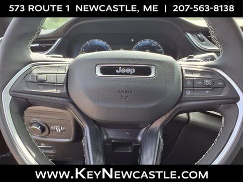 New 2025 Jeep Grand Cherokee L Altitude image 10