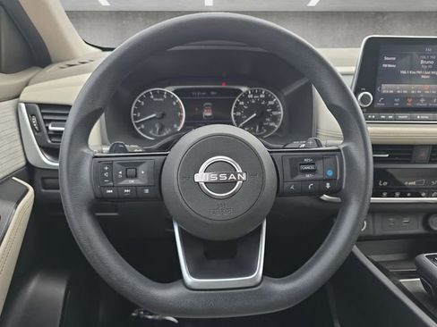 Used 2023 Nissan Rogue SV image 21