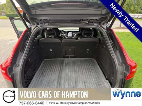 Used 2018 Volvo XC60 T6 R-Design w/ Convenience Package AWD/4WD image 9