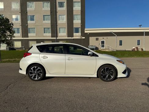 Used 2018 Toyota Corolla iM w/ All-Weather Mat Package FWD image 13